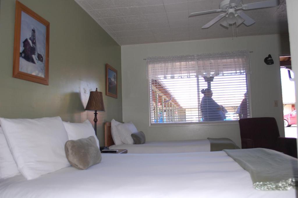 Trees Motel Bishop Ruang foto