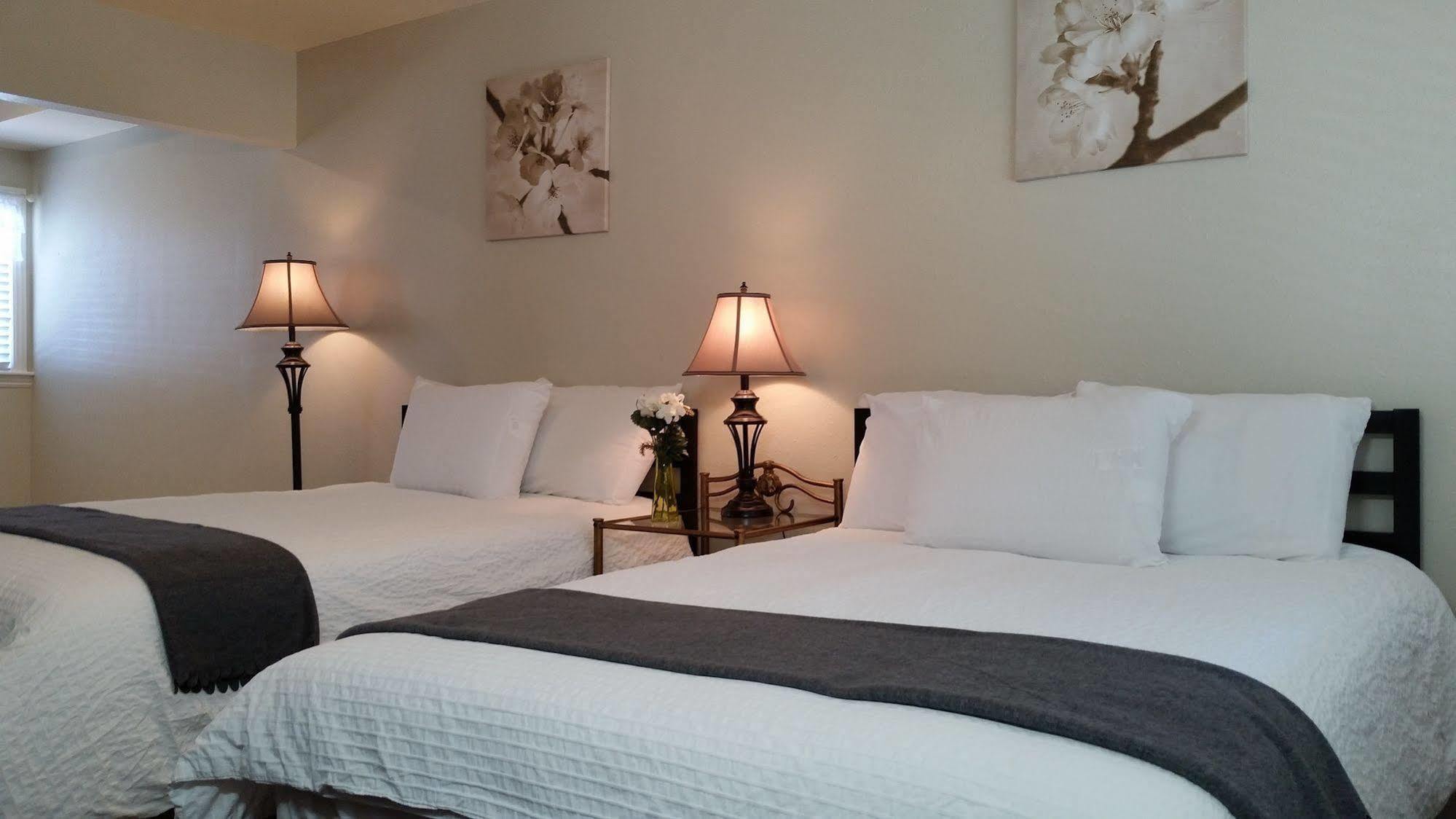 Trees Motel Bishop Bagian luar foto